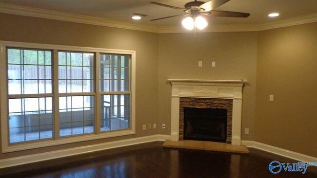 Foto del edificio - 15132 Lakeside Trail SW