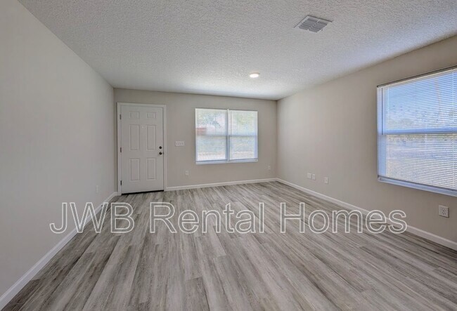 Building Photo - 5827 Ave B