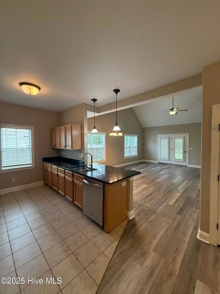 Building Photo - 103 Coree Way