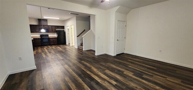 Foto del edificio - 6310 White Oak Dr