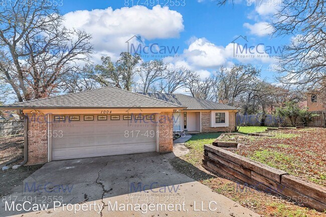 Building Photo - 3 br, 2 bath House - 1004 Lakeview Dr.,