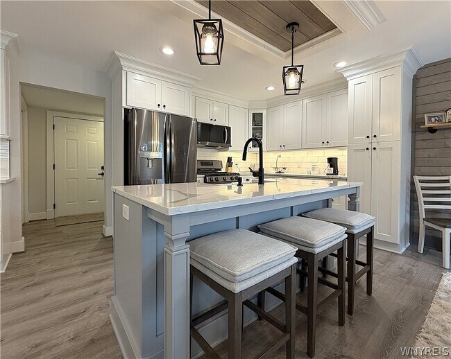 Foto del edificio - 10985 Main St