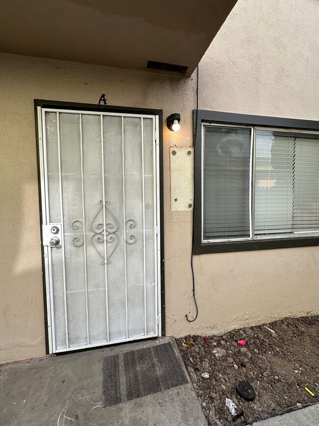 Foto del edificio - 2 Bedroom / 1 Bath Apartment for Rent