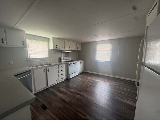 Foto del edificio - Home For Rent