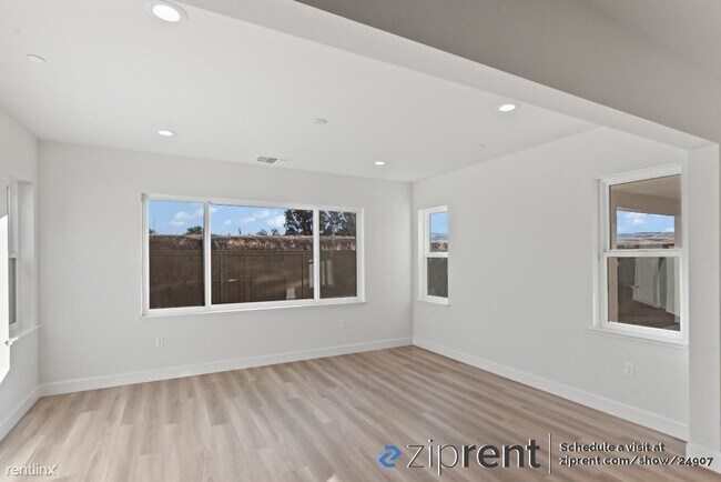 Foto del edificio - 5 br, 4.5 bath House - 3258 Jake Street, T...