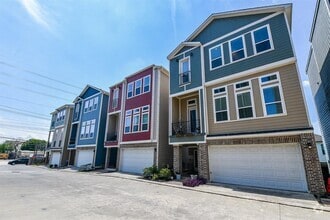 Building Photo - 2109 Bidwell Dr