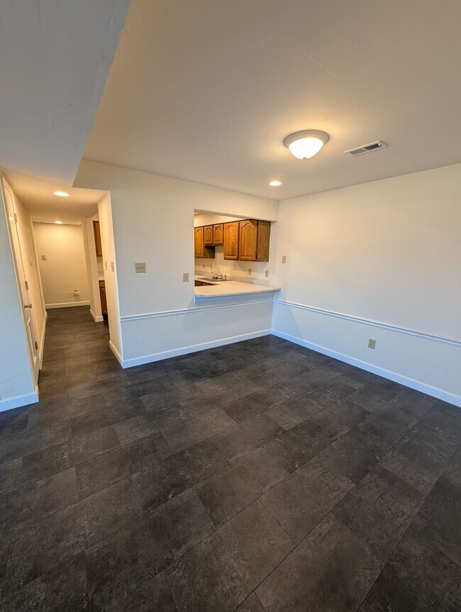Foto del edificio - 2 Bed/ 2 Bath- Village South Condominiums - Available NOW!
