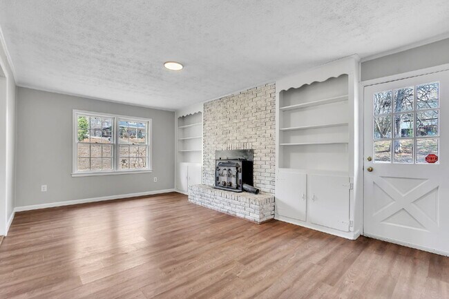 Building Photo - 3 Bedroom, 1.5 Bath Ranch on Over Half an Acre with Fenced Yard, and Deck $1850/mo rent