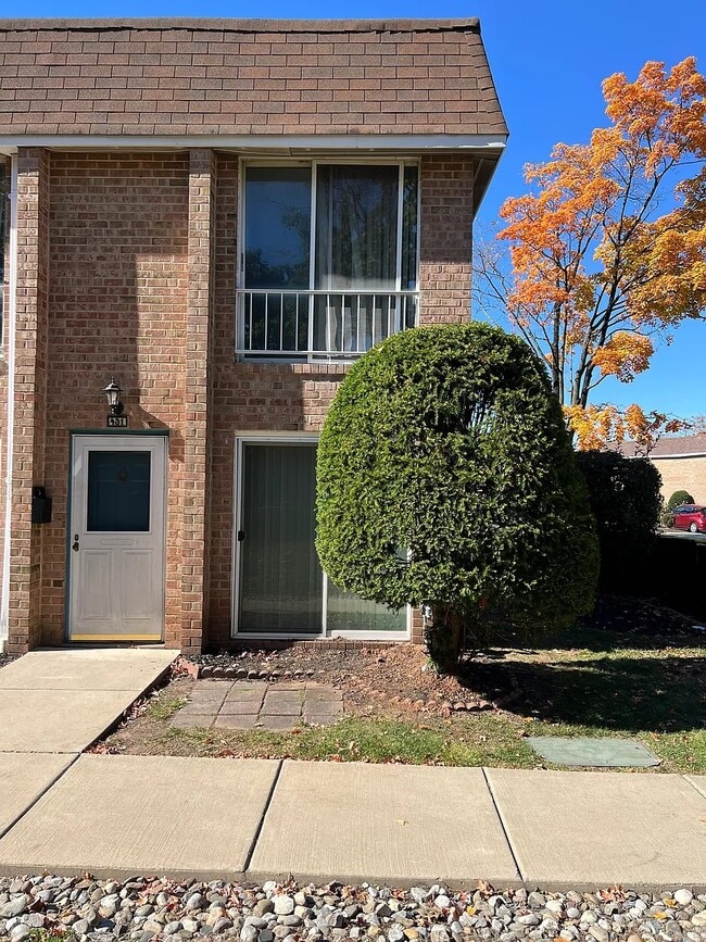 Photo - 431 Brandywine Ct Townhome