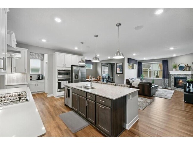 Foto del edificio - 9337 Bridle Way