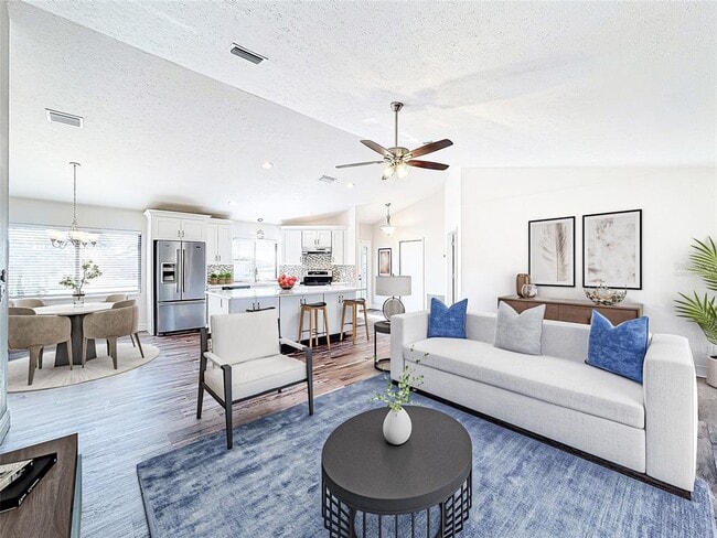 Foto del edificio - 1715 S Pebble Beach Blvd