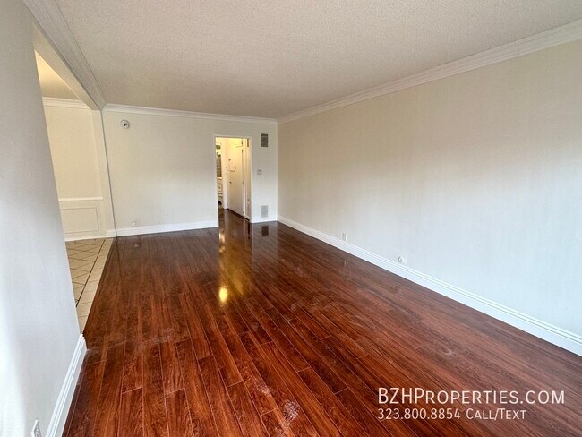 Foto del edificio - Updated 1Bedroom 1Bathroom In Prime West H...