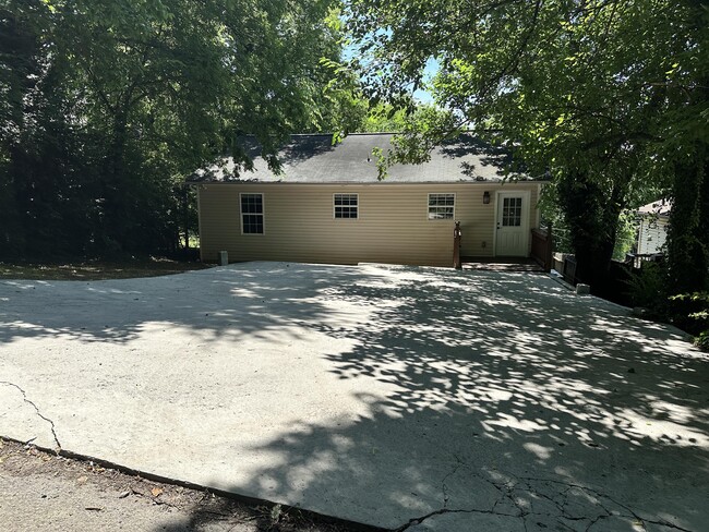 Foto del edificio - 2631 Nichols Ave