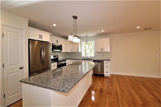 Foto del edificio - 121 Hillcrest Ave