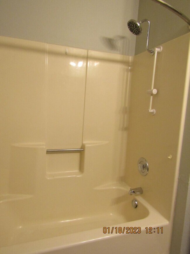 Building Photo - Great Home Located on the Eastside/Sungate...