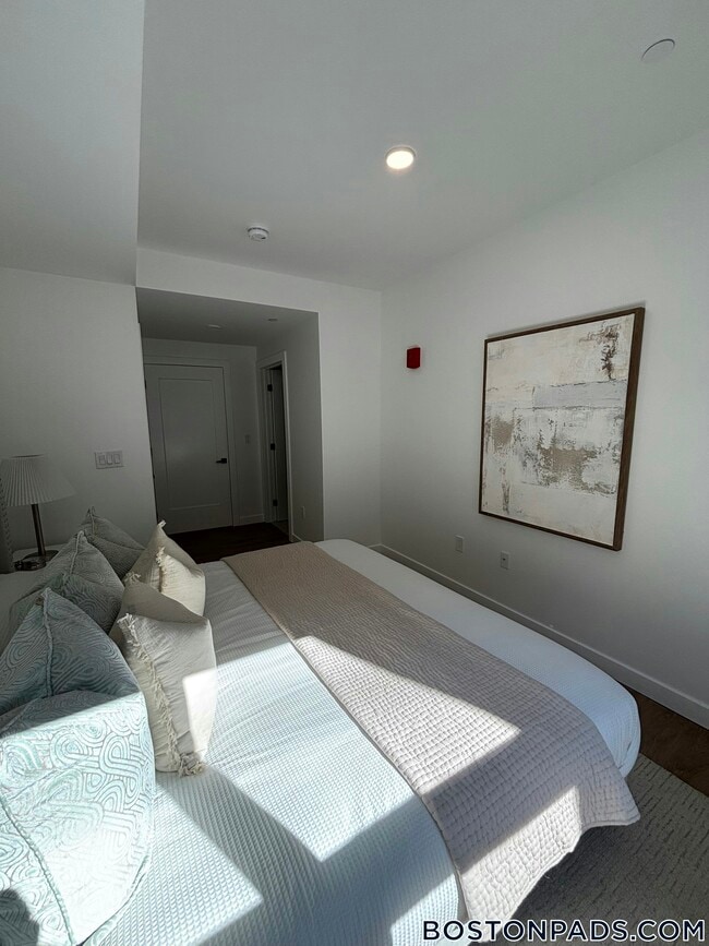 Building Photo - 199 Gardner St