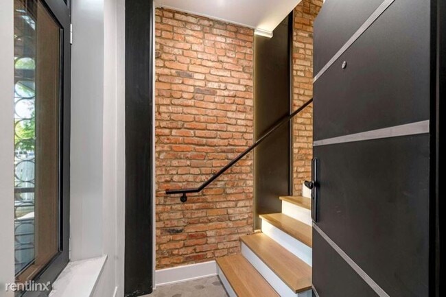 Building Photo - 2 br, 2.5 bath Condo - 746 Morton Street N...