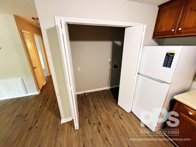 Building Photo - 7128 Greenway Cove SW