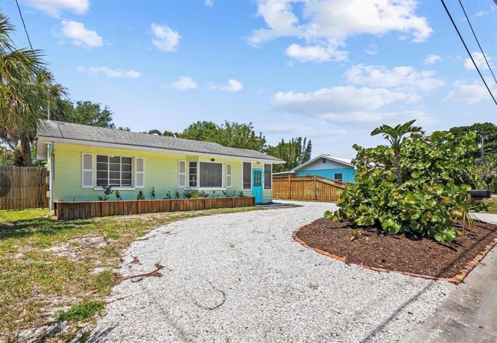 Foto principal - 3915 Iroquois Ave