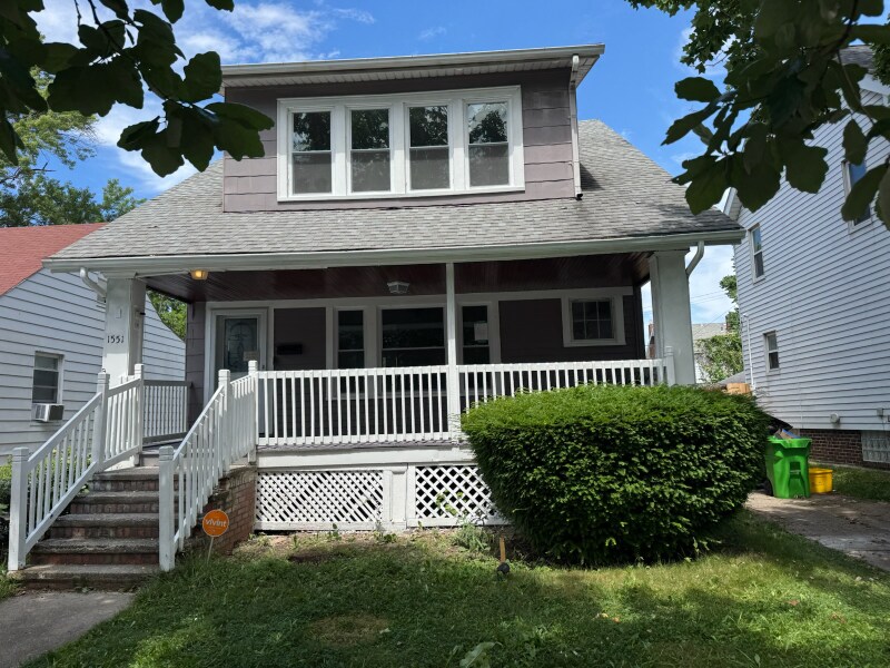 Foto principal - 1551 E 195th St
