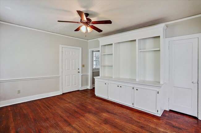 Building Photo - 1628 Saint Mary St