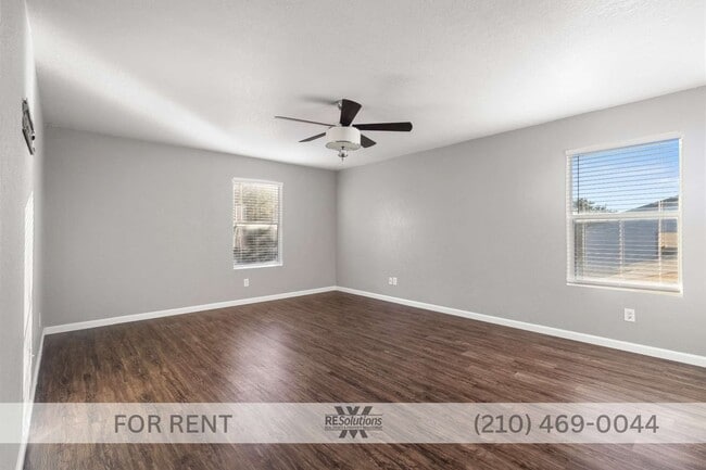 Building Photo - 203 Shadbush St