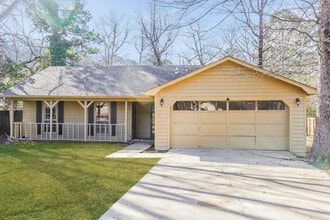 Building Photo - 14806 White Oaks Ln