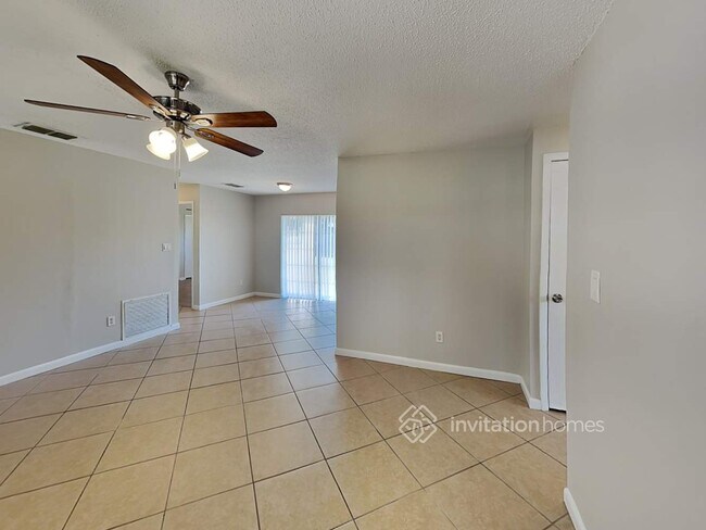 Building Photo - 2621 Martz Ct