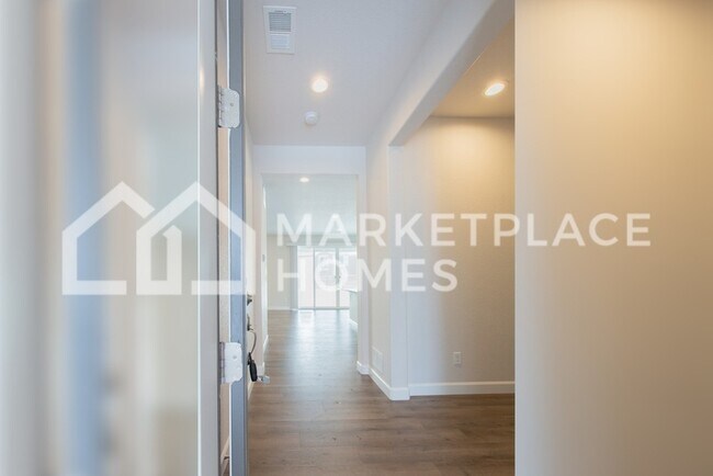 Foto del edificio - 8880 E 106th Pl