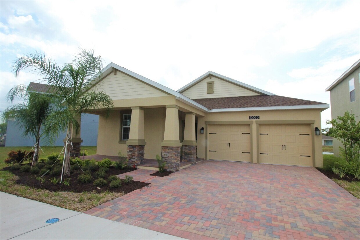 Primary Photo - Newer 4/3 Home at The Oaks in Moss Park wi...