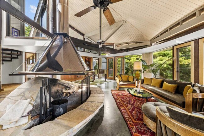 Foto del edificio - 1816 Bear Spgs Wy