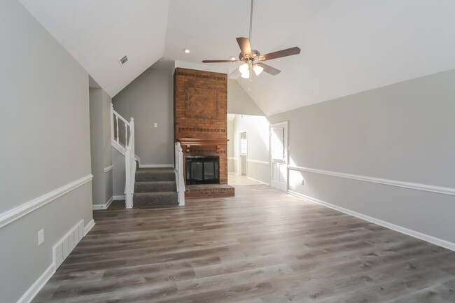 Foto del edificio - 4305 Satin Oak Cove