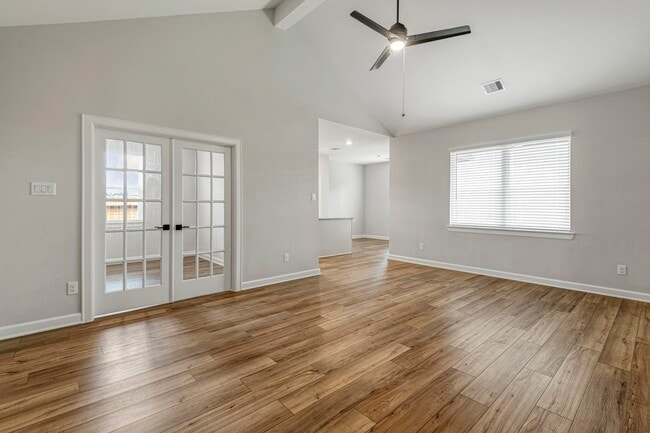 Building Photo - 15671 Honey Cv Dr
