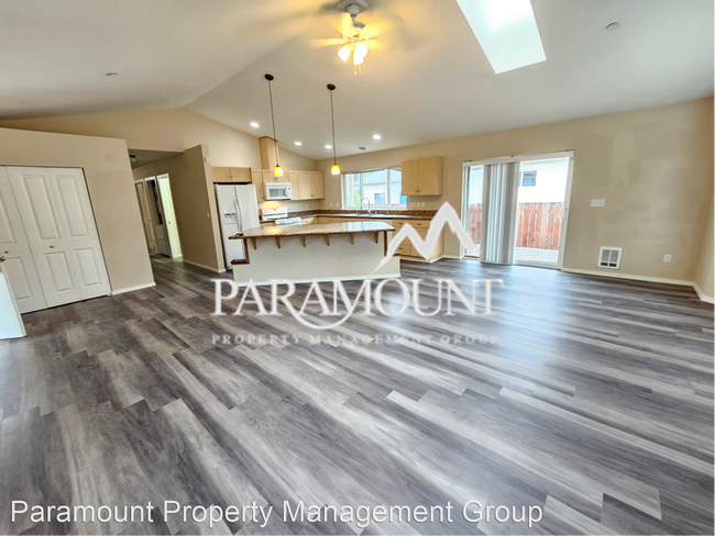 Foto del edificio - 2 br, 2 bath House - 129 Rainier Ave