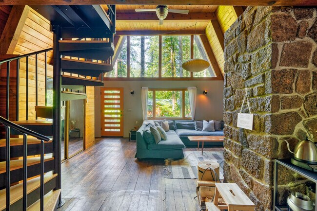 Building Photo - 25240 E Tigerlilly Dr