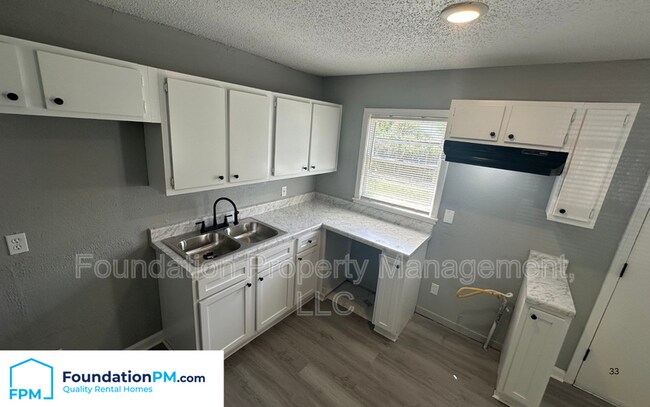 Foto del edificio - 4995 Stacey Rd