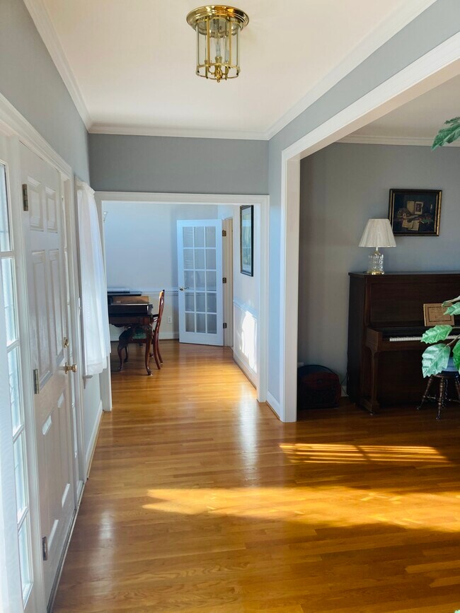Front Hall / Foyer - 5804 Billet Rd