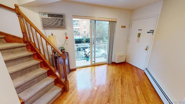 Building Photo - 67-08 Exeter Street Unit 2