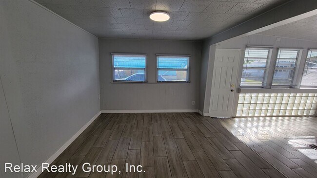 Foto del edificio - 3 br, 2 bath House - 911 50th Avenue Terra...