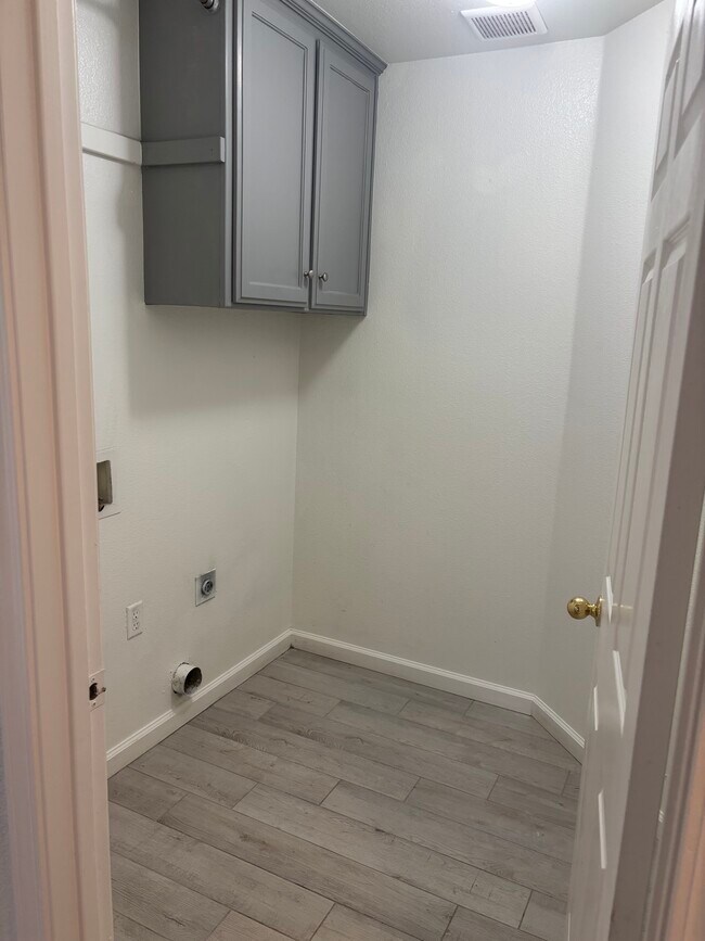 Foto del edificio - 6194 W San Ramon Ave