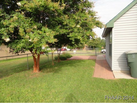 Foto del edificio - 2122 Lazy Ridge Dr