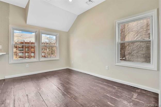 Foto del edificio - 2 Tioronda Ave