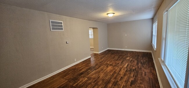Foto del edificio - 2271 N Minnesota St