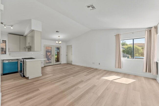 Foto del edificio - 145 Summerset Dr
