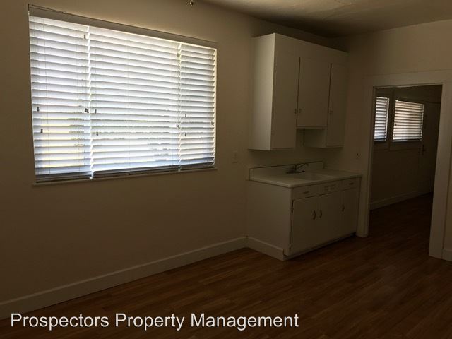 Building Photo - 533 Live Oak Ave