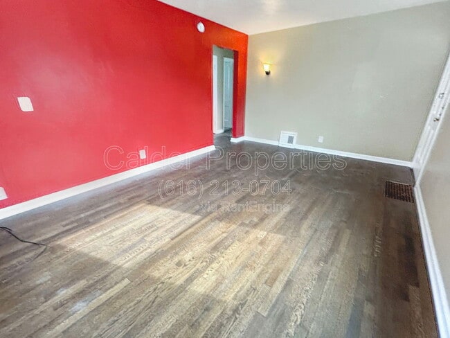 Foto del edificio - 1039 Kentwood Dr NE