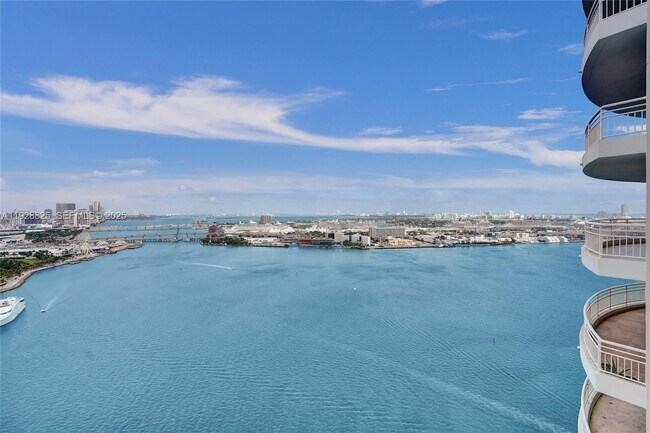 Foto del edificio - 848 Brickell Key Dr