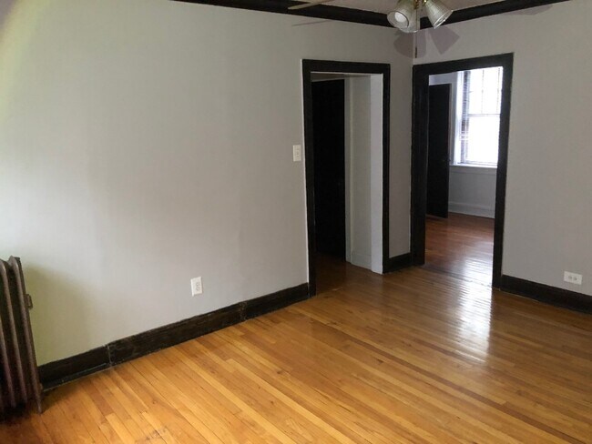 Foto del edificio - 4027 W School St