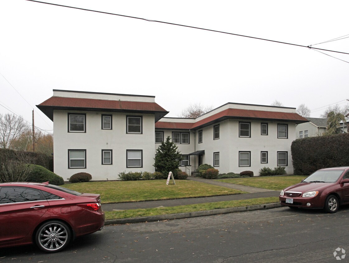 Primary Photo - Inverness Apartments
