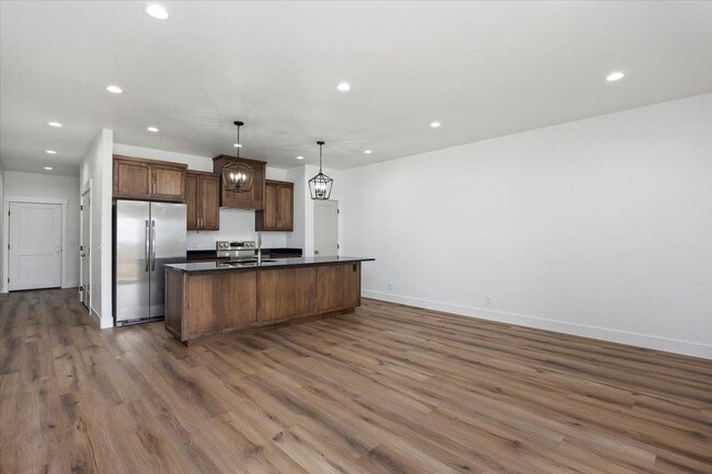 Building Photo - 170 W 300 S